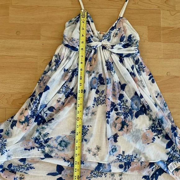 Free People white floral tunic top - Picture 7 of 8